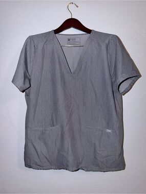 Fits Set - top, XL - bottoms, L